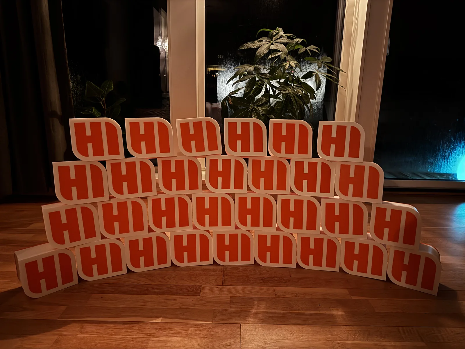 Hela serien HI-lock uppställda inför montering och leverans.